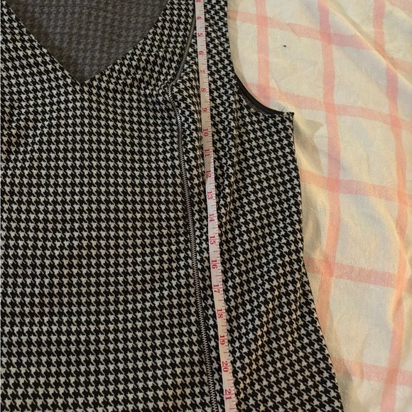 Lane Bryant Black and White Fitted Houndstooth Tank Top size 14/16 - Picture 6 of 7